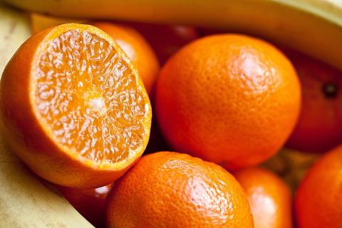Mandarin (fruit). The French for "mandarin (fruit)" is "mandarine".