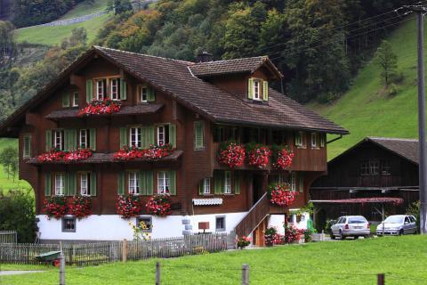 Chalet; lodge. The French for "chalet; lodge" is "chalet".