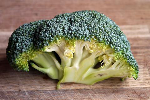 Broccoli. The Thai for "broccoli" is "บรอกโคลี".