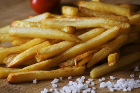 Chips; french fries. The Thai for "chips; french fries" is "มันฝรั่งทอด".