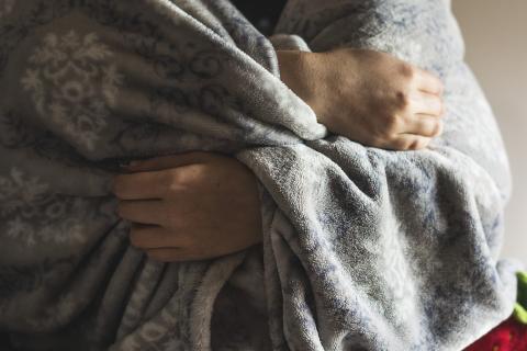 Blanket. The Thai for "blanket" is "ผ้าห่ม".