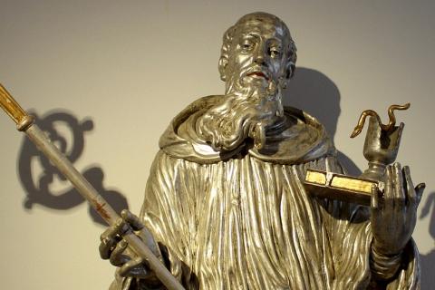 Abbot. The Croatian for "abbot" is "opat". Abbot. The Croatian for "abbot" is "opat".