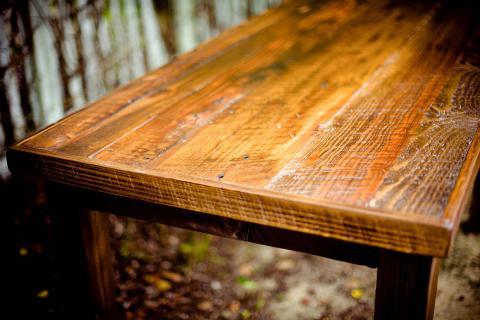 A table. The Dutch for "a table" is "een tafel". A table. The Dutch for "a table" is "een tafel".