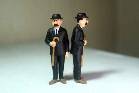 Detectives. The Dutch for "detectives" is "speurders". Detectives. The Dutch for "detectives" is "speurders".