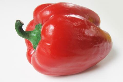 Pepper (British); bell pepper (American). The Dutch for "pepper (British); bell pepper (American)" is "paprika". Pepper (British); bell pepper (American). The Dutch for "pepper (British); bell pepper (American)" is "paprika".