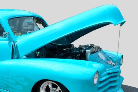 Bonnet (British); hood (American). The Dutch for "bonnet (British); hood (American)" is "motorkap". Bonnet (British); hood (American). The Dutch for "bonnet (British); hood (American)" is "motorkap".