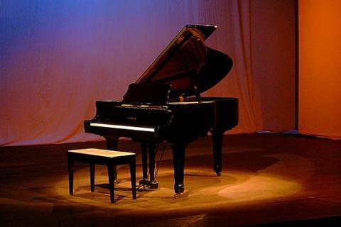 Piano. The Dutch for "piano" is "piano". Piano. The Dutch for "piano" is "piano".