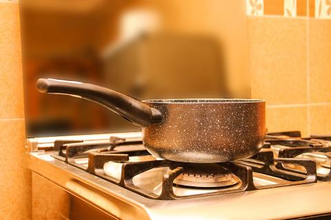 Saucepan. The Dutch for "saucepan" is "steelpan". Saucepan. The Dutch for "saucepan" is "steelpan".