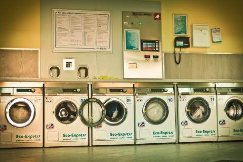 Launderette. The Dutch for "launderette" is "wasserette". Launderette. The Dutch for "launderette" is "wasserette".