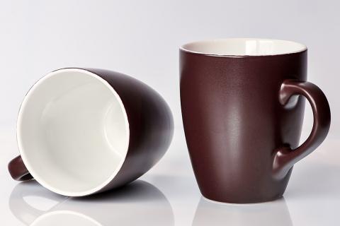 Cup. The Dutch for "cup" is "beker". Cup. The Dutch for "cup" is "beker".