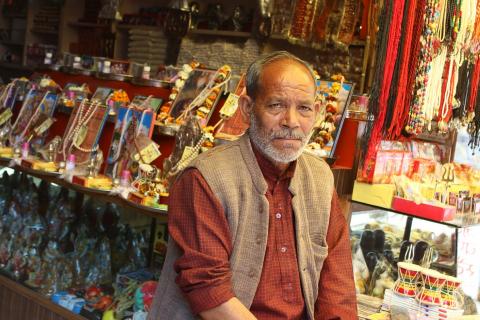 Shopkeeper. The Dutch for "shopkeeper" is "winkelier". Shopkeeper. The Dutch for "shopkeeper" is "winkelier".