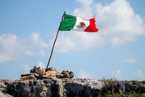 Mexican. The Dutch for "Mexican" is "Mexicaans". Mexican. The Dutch for "Mexican" is "Mexicaans".