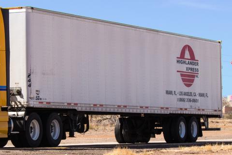 Semi-trailer. The Dutch for "semi-trailer" is "oplegger". Semi-trailer. The Dutch for "semi-trailer" is "oplegger".