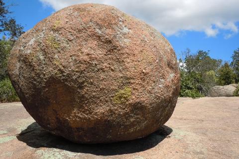 Boulder. The Dutch for "boulder" is "kei". Boulder. The Dutch for "boulder" is "kei".