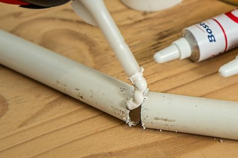 Glue. The Dutch for "glue" is "lijm". Glue. The Dutch for "glue" is "lijm".