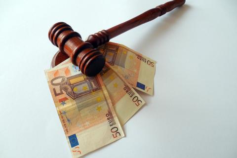 Auction. The Dutch for "auction" is "veiling". Auction. The Dutch for "auction" is "veiling".