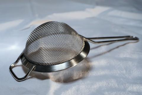 Sieve. The Dutch for "sieve" is "zeef". Sieve. The Dutch for "sieve" is "zeef".