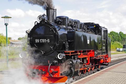 Locomotive. The Dutch for "locomotive" is "locomotief". Locomotive. The Dutch for "locomotive" is "locomotief".