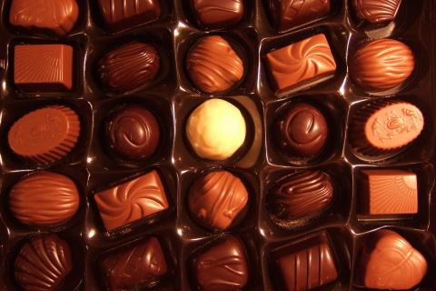A box of chocolates. The French for "a box of chocolates" is "une boîte de chocolat". A box of chocolates. The French for "a box of chocolates" is "une boîte de chocolat".