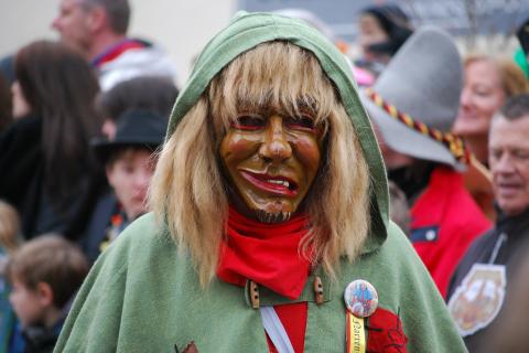 Disguise. The French for "disguise" is "déguisement". Disguise. The French for "disguise" is "déguisement".