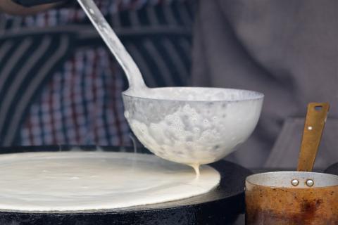 A ladle. The French for "a ladle" is "une louche".
