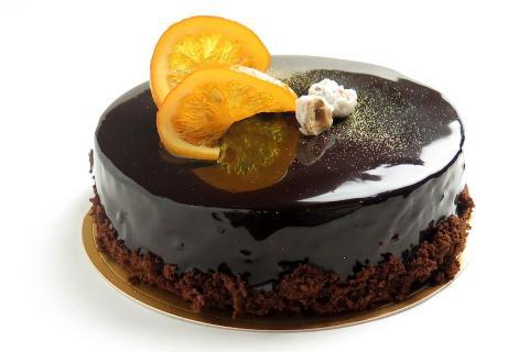The cake. The French for "the cake" is "le gâteau". The cake. The French for "the cake" is "le gâteau".