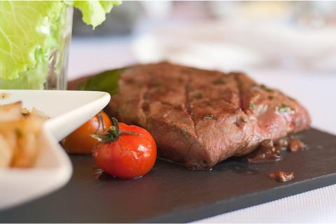 The steak. The French for "the steak" is "le steak".