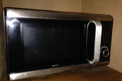 The microwave. The French for "the microwave" is "le micro-ondes". The microwave. The French for "the microwave" is "le micro-ondes".