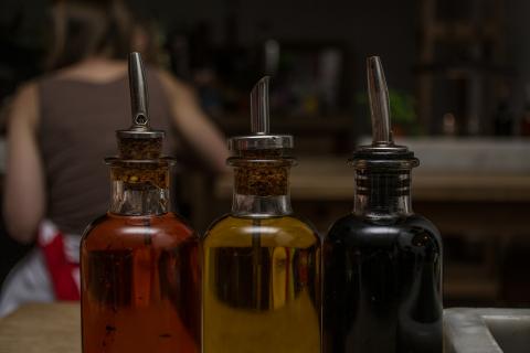 Some vinegar. The French for "some vinegar" is "du vinaigre". Some vinegar. The French for "some vinegar" is "du vinaigre".
