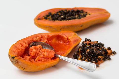 Papaya. The French for "papaya" is "papaye". Papaya. The French for "papaya" is "papaye".