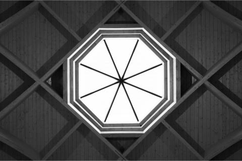An octagon. The French for "an octagon" is "un octogone". An octagon. The French for "an octagon" is "un octogone".