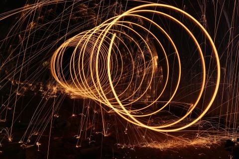 A spiral. The French for "a spiral" is "une spirale".