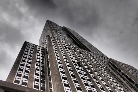 A building. The French for "a building" is "un immeuble".