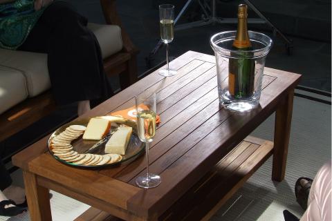 The coffee table. The French for "the coffee table" is "la table basse". The coffee table. The French for "the coffee table" is "la table basse".