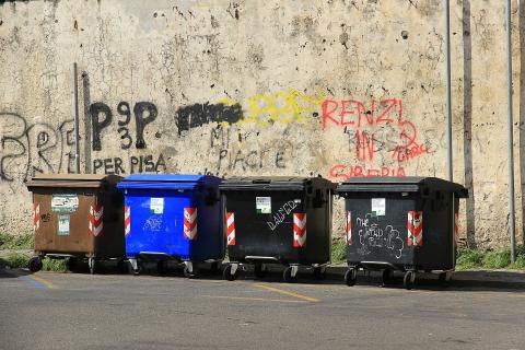 The rubbish bins. The French for "the rubbish bins" is "les poubelles". The rubbish bins. The French for "the rubbish bins" is "les poubelles".