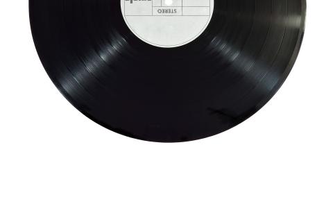 Disk. The French for "disk" is "disque".