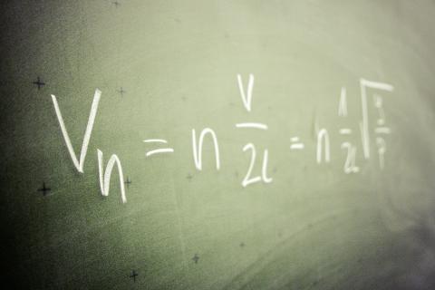A formula. The French for "a formula" is "une formule".