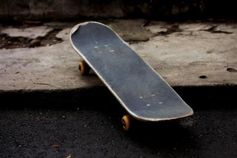 A skateboard. The French for "a skateboard" is "un skateboard". A skateboard. The French for "a skateboard" is "un skateboard".