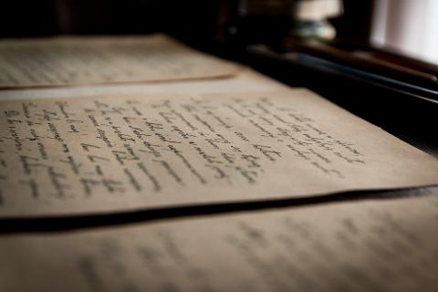 A letter. The French for "a letter" is "une lettre". A letter. The French for "a letter" is "une lettre".