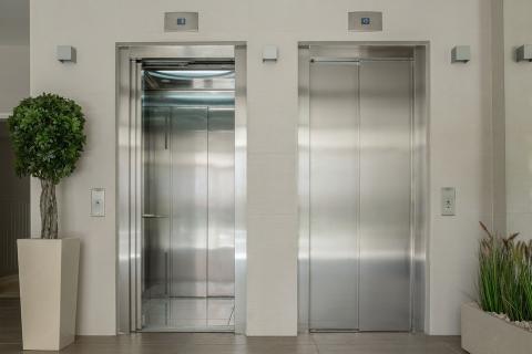An elevator. The French for "an elevator" is "un ascenceur". An elevator. The French for "an elevator" is "un ascenceur".