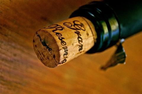 A cork. The French for "a cork" is "un bouchon". A cork. The French for "a cork" is "un bouchon".