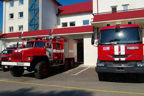 Fire station. The French for "fire station" is "caserne de pompiers".