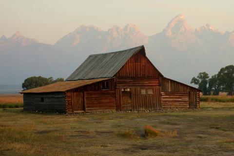 Barn. The French for "barn" is "grange".