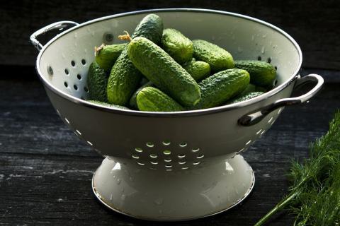 Strainer. The French for "strainer" is "passoire".