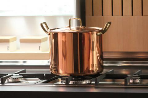 Cooking pot. The French for "cooking pot" is "marmite". Cooking pot. The French for "cooking pot" is "marmite".