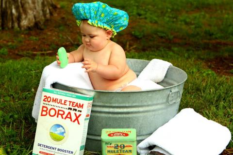 To bathe. The French for "to bathe" is "baigner". To bathe. The French for "to bathe" is "baigner".