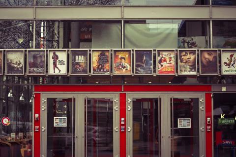 Cinema. The French for "cinema" is "cinéma". Cinema. The French for "cinema" is "cinéma".