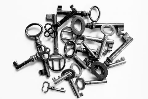 Keys. The French for "keys" is "clés". Keys. The French for "keys" is "clés".