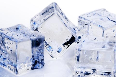 Ice. The French for "ice" is "glace".