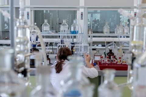 Laboratory. The French for "laboratory" is "laboratoire". Laboratory. The French for "laboratory" is "laboratoire".